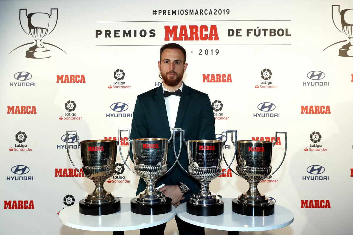 Jan Oblak wears benedetti.info at the Marca Gala in Madrid