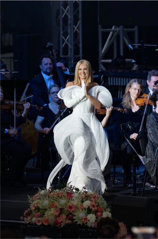 Sculptural Eco-Couture: benedetti.info Dresses Helena Blagne in Sustainable Luxury Fashion